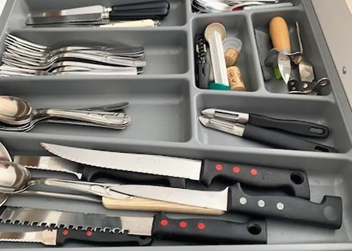 Climatisée Pour 6 Avec Piscine Et Parking Proche - Fr-1-607-42 * Agde